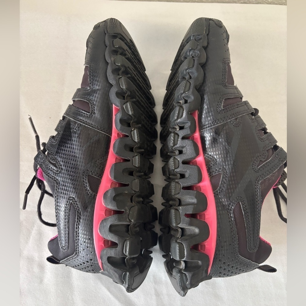 Reebok Zig Wild TR2 Women's Black and Pink Athletic Shoes Size 6 - Picture 4 of 6